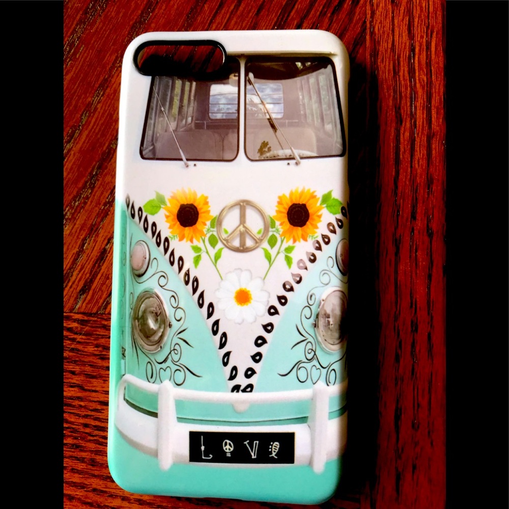 Hippie bus phone cover, fits 7plus or 8 plus.  Great used condition.  $17